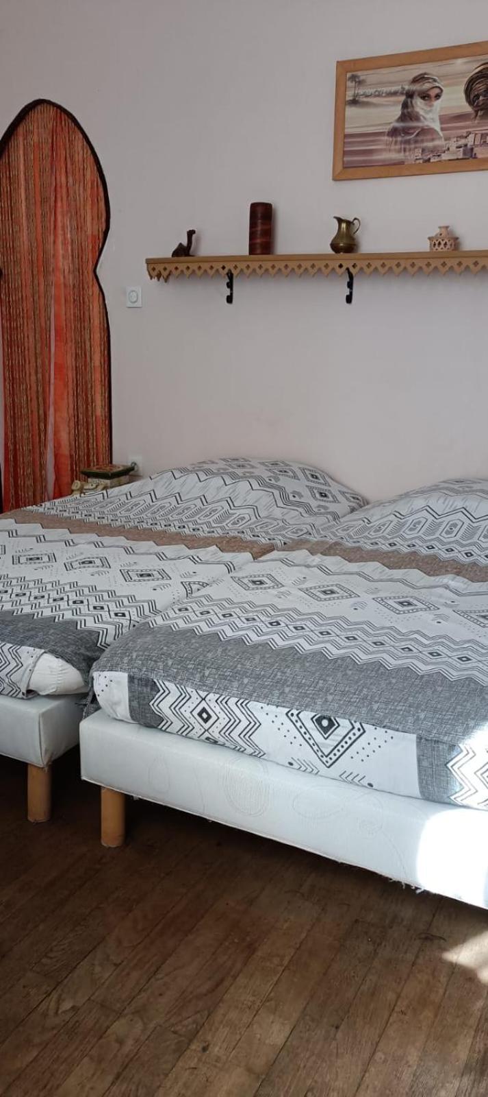 Chambre D'Hote Dans Maison Atypique Possibilite 1 Lit Supplementaire Pour 15 Euros Sancoins Exterior photo